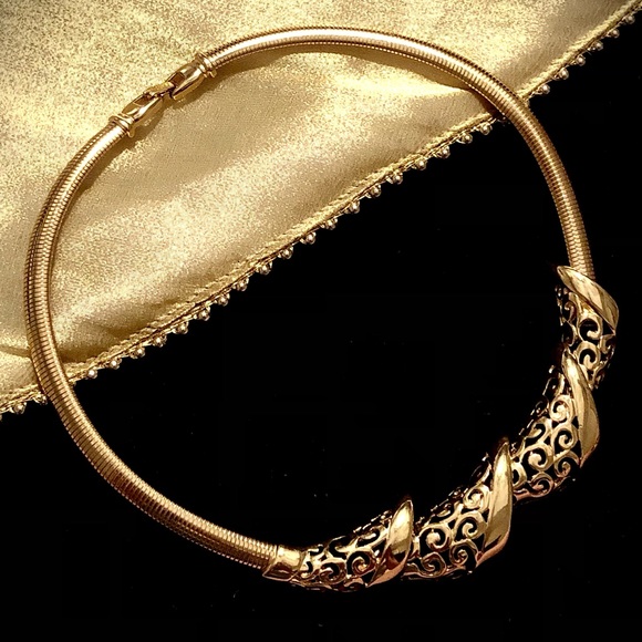 Vintage Signed Givenchy Paris New York Gold Choker Necklace - Picture 1 of 6